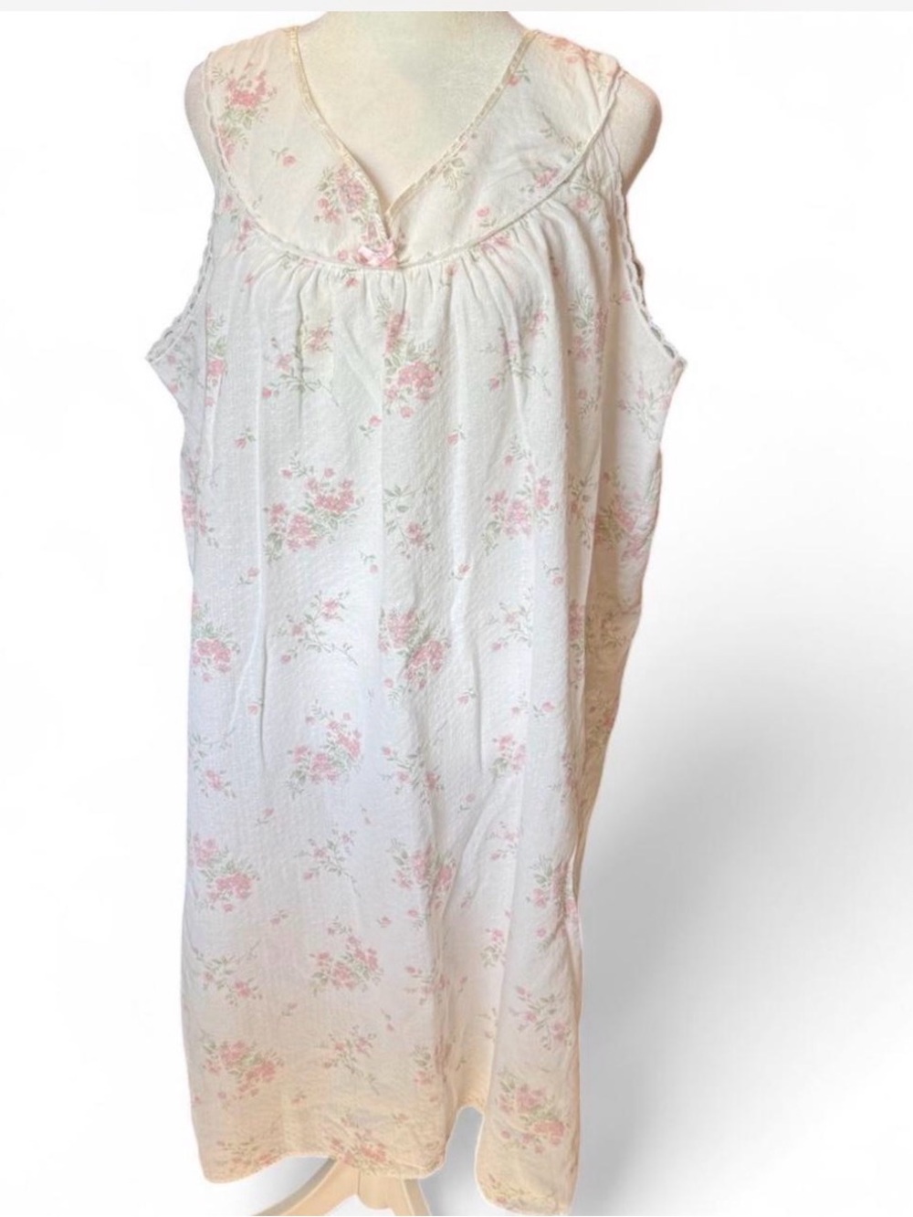Vintage Women's White Floral Nightgown with Pink Rose Print